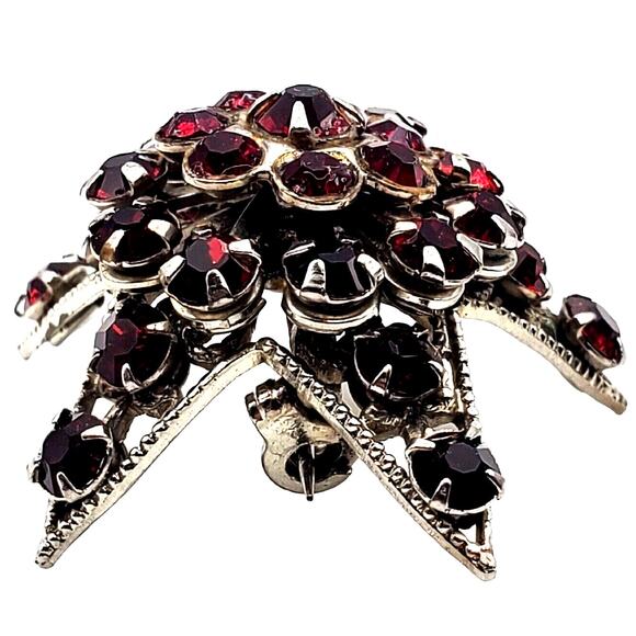 Tiny Red Star Dome Brooch Rhinestone Lapel Pin Silver Tone Vintage 1940s 1950s - Picture 2 of 5